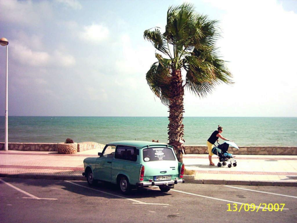 Trabant am Strand